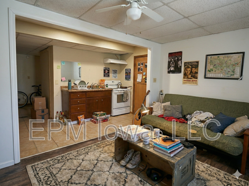 Cedar Falls House: 604 West Seerley Boulevard Unit B