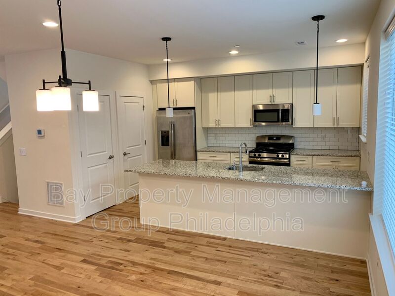 Philadelphia House: 2108 Kensington Walk