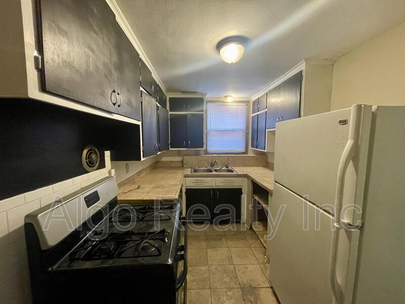 Minneapolis Condo: 2419 Plymouth Avenue North - 002