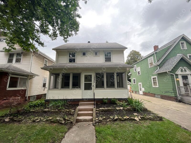 Request a Viewing for 1332 Eleanor Avenue Tenant Turner