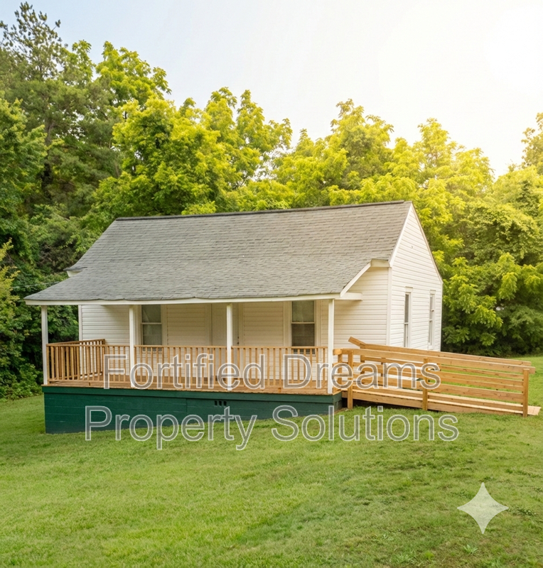 Winston-Salem House: 2001 Row Street