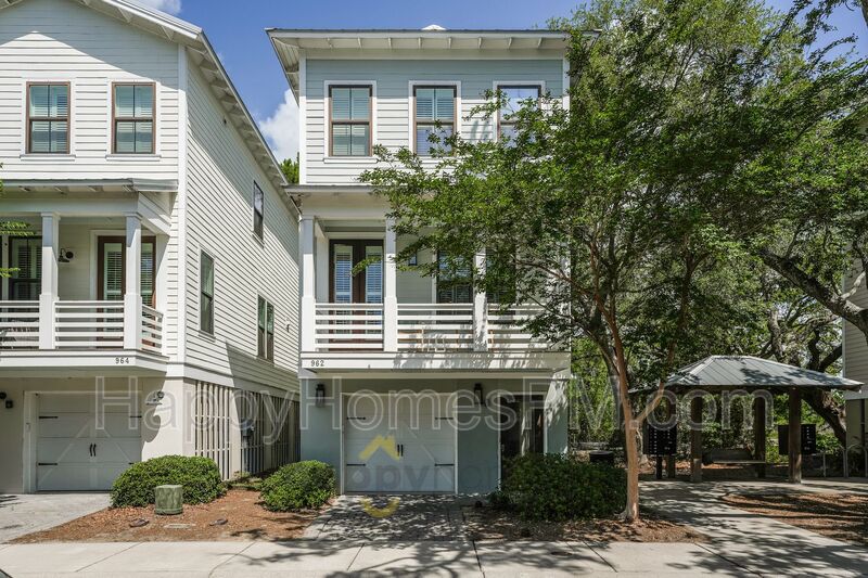 Mount Pleasant House: 962 Key Colony Court