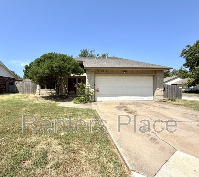 Broken Arrow House: 1920 N. Desert Palm Ave