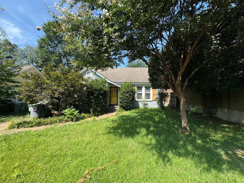 Memphis House: 129 South Holmes Street