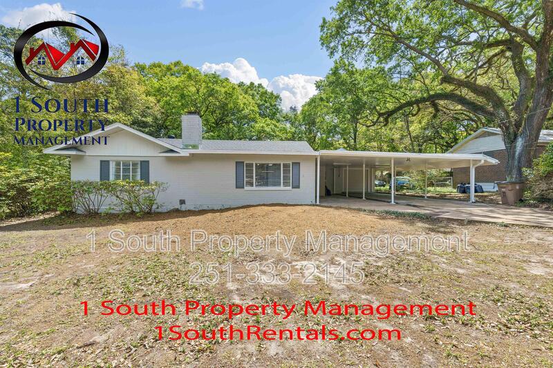 Mobile House: 3875 Hawthorne Drive