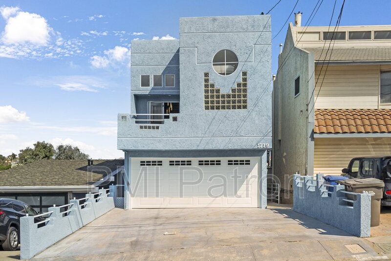 Redondo Beach House: 1719 Van Horne Ln