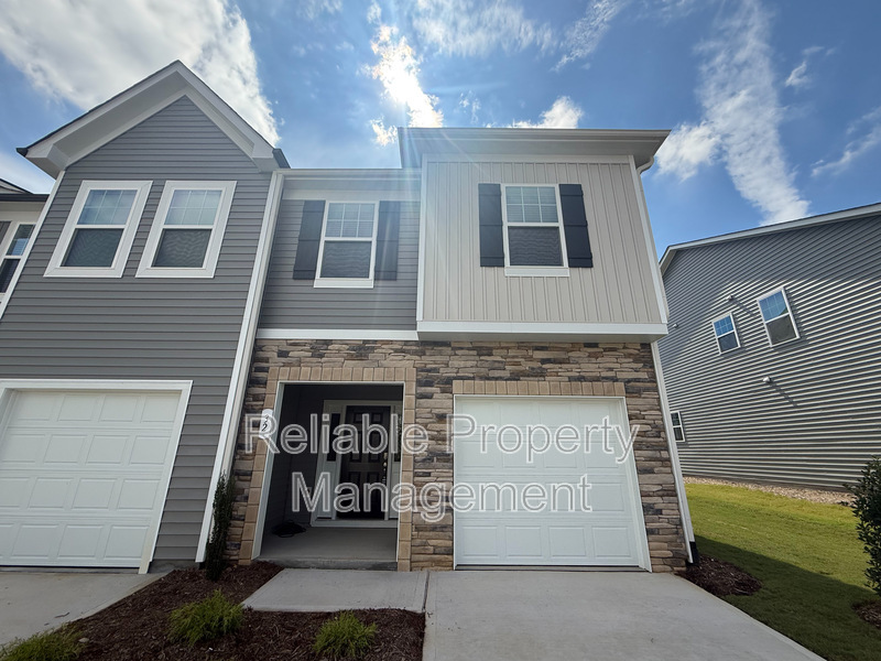 Clayton House: 32 Honeydew Way