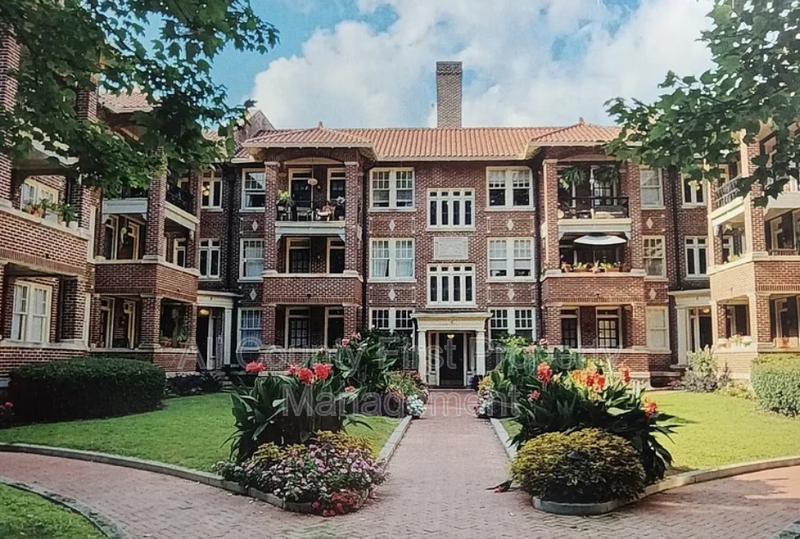 Atlanta House: 198 Ponce de Leon Ave NE