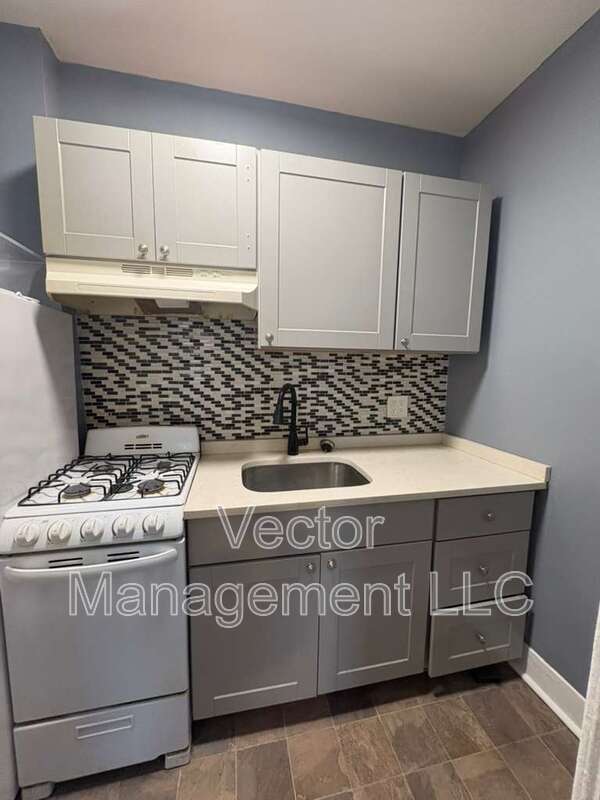 New Haven Condo: 1476 Chapel Street - 204