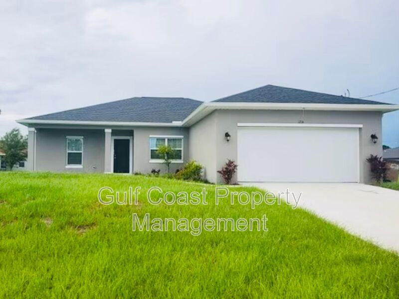 Cape Coral House: 1716 NW 12th Terrace