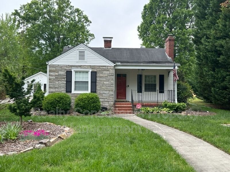 Gibsonville House: 519 Dick Street