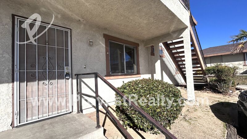 Apple Valley House: 16154 Kamana Rd, - Unit 3
