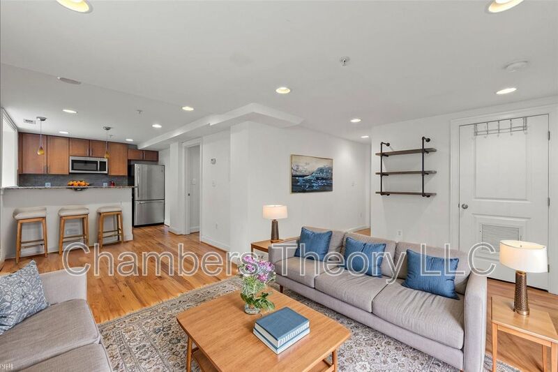 Washington Condo: 739 Newton Place NW