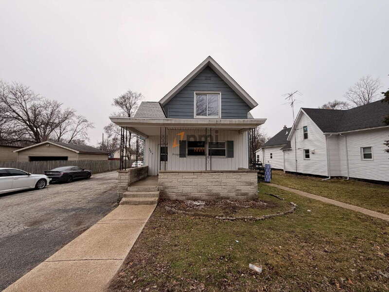 Michigan City Condo: 121 S Porter St