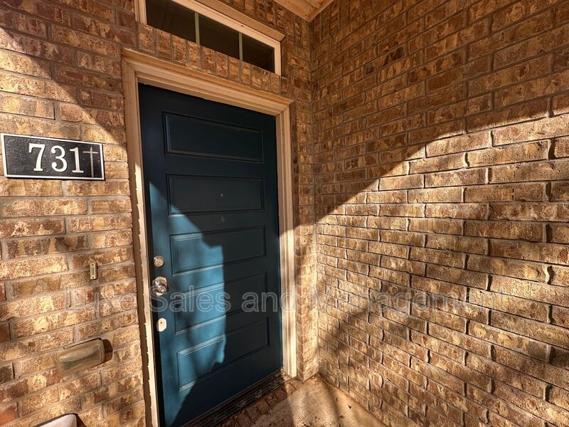 Moore House: 731 SW 14th St