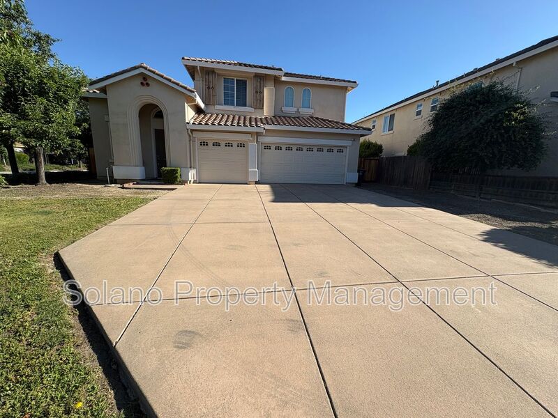 Vacaville House: 100 Mt Adams Cir