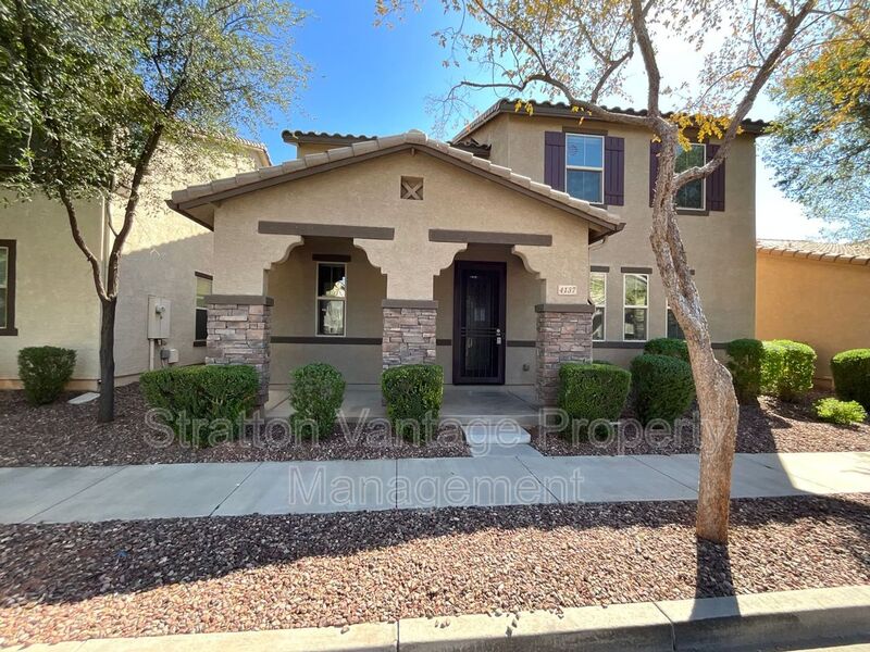 Gilbert House: 4137 E Devon Drive