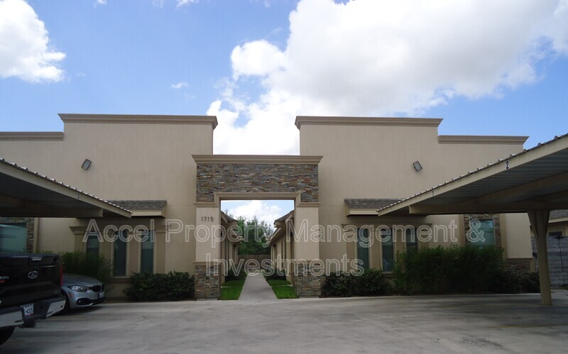 Pharr Condo: 1715 W. Smith Dr.
