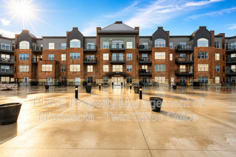 Saint Paul Condo: 1800 Graham Ave