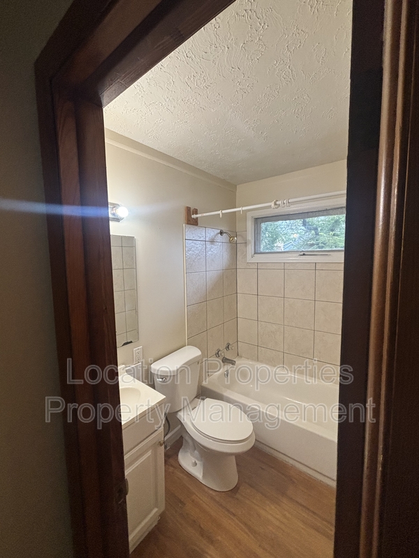806 West 25th Street - A, Lawrence, Kansas rental photo 10 of 16
