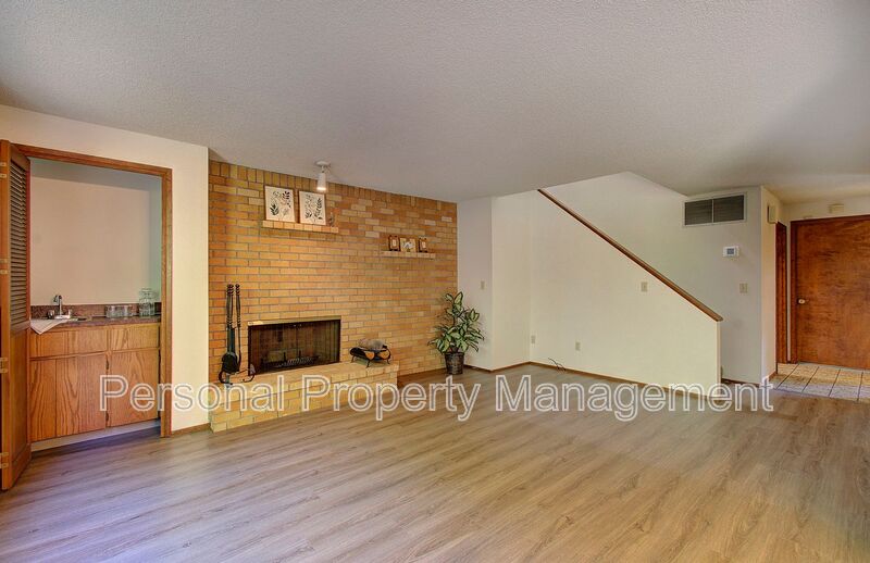 Vancouver Townhome: 4613 E 18th St Unit 27
