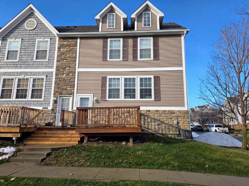 Urbandale House: 4410 152 Street