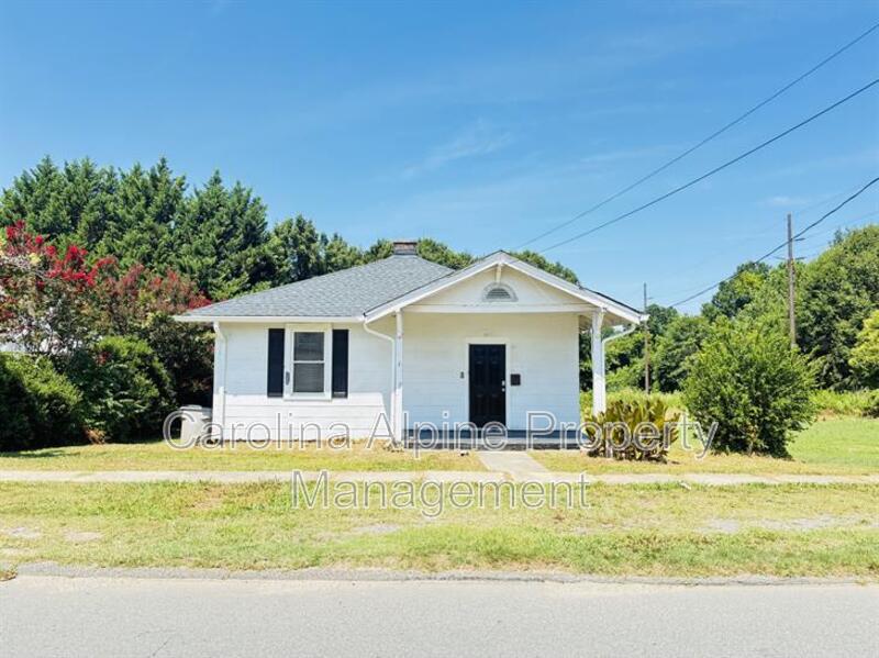 Gastonia House: 419 N Broad