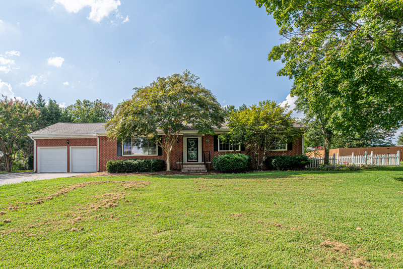 Maryville House: 1719 Scenic Drive