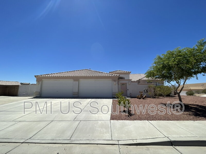 Bullhead City House: 2994 Calle Del Oro