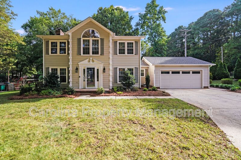 Matthews House: 2000 Mill House Ln.