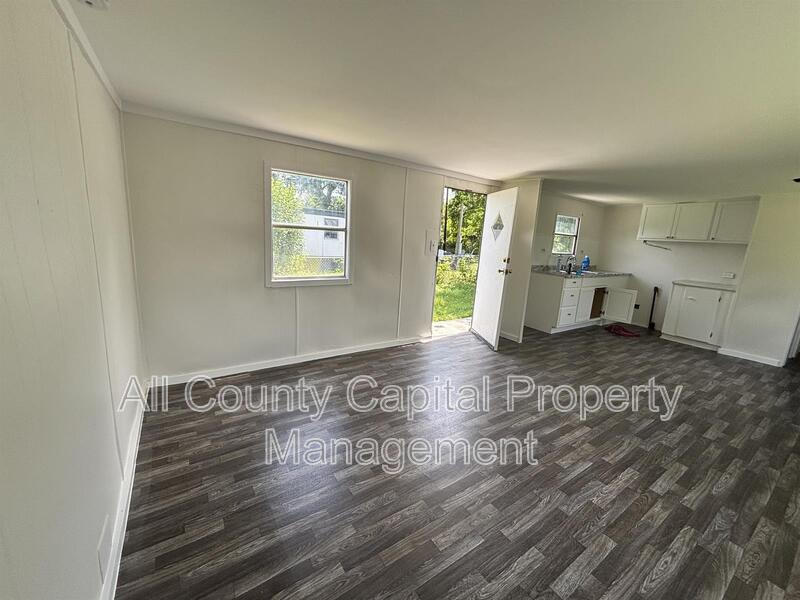 Temple House: 3616 W Nugent Ave #14