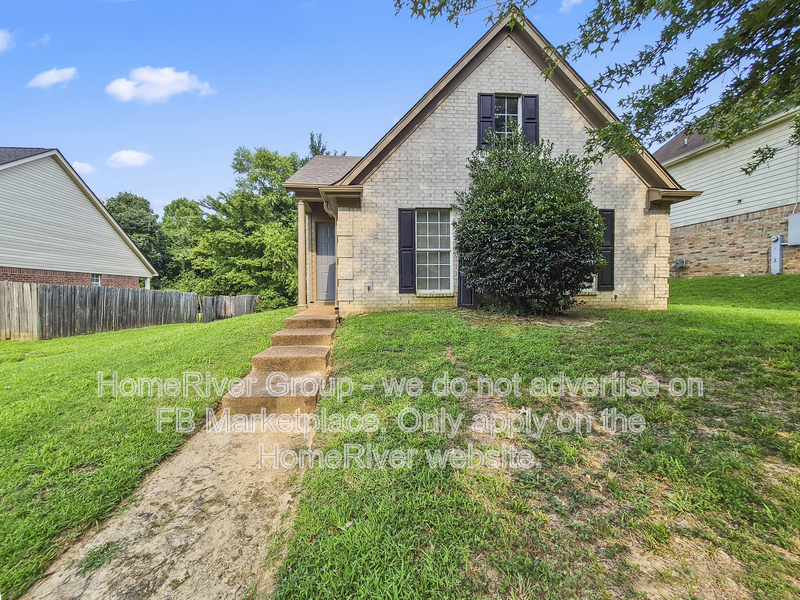 Memphis House: 1290 Whitten Rd