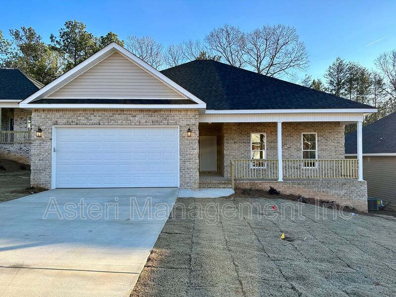 Warner Robins House: 107 Lasso Drive