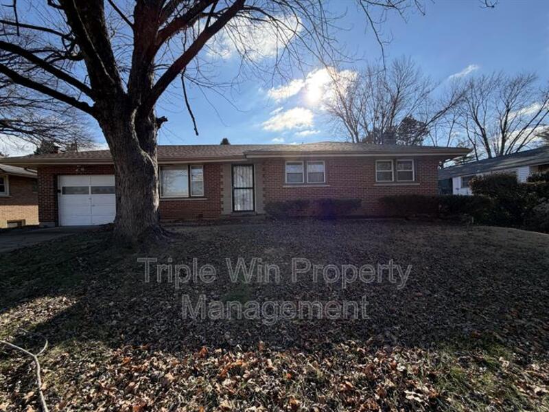 SAINT LOUIS House: 2408 CAVERHILL DR