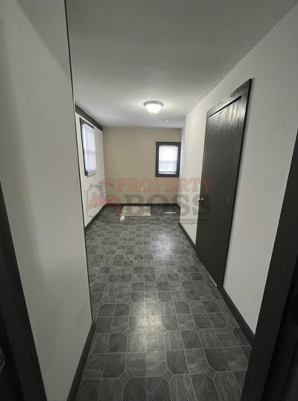 Hammond House: 15 Rimbach Street Left - 1