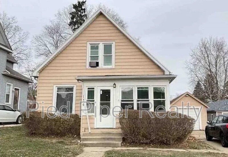 Freeport House: 514 E Garden St