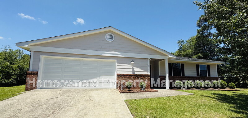 Fayetteville House: 6927 Wickersham Rd