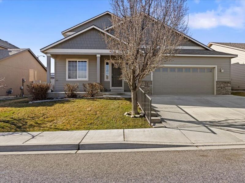Richland House: 416 Lake Rose Loop
