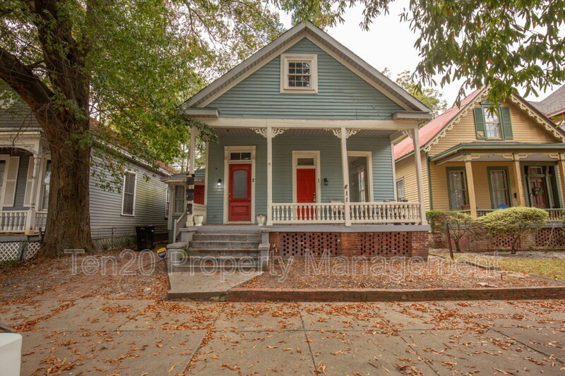 Columbus House: 811 3rd Ave