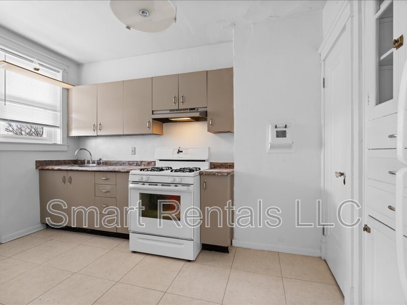 Maplewood Condo: 7208 Zephyr Place - 1E