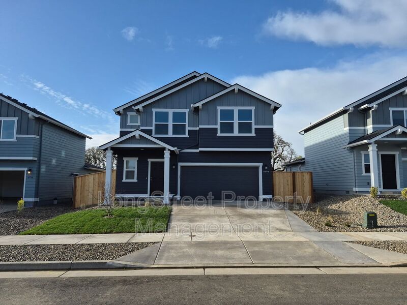 Albany House: 4694 Finch St SE