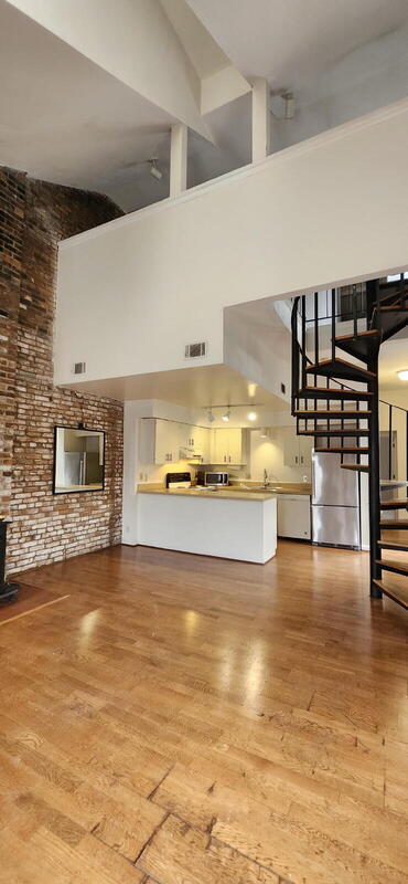 St. Louis Condo: 1016 Russell Blvd