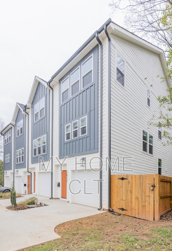 Charlotte Townhome: 2617 Dr Carver Rd