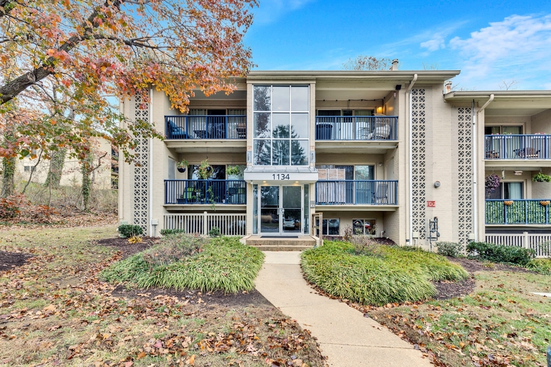 Annapolis Condo: 1134 Cove Road