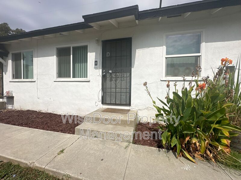Whittier Condo: 12541-D Adler Dr.