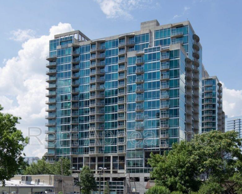 Atlanta House: 943 Peachtree St NE