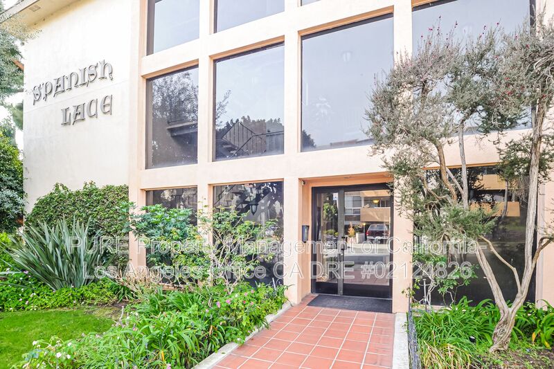 Playa del Rey House: 8745 Delgany Ave