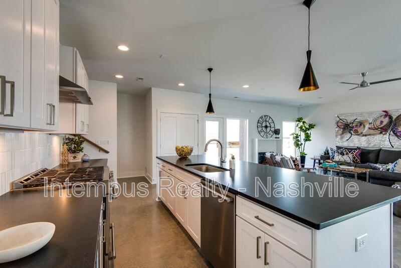 Nashville House: 958 9th Ave S