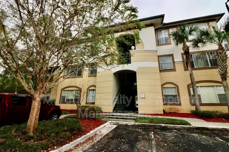 Tampa Condo: 17101 Carrington Park Dr