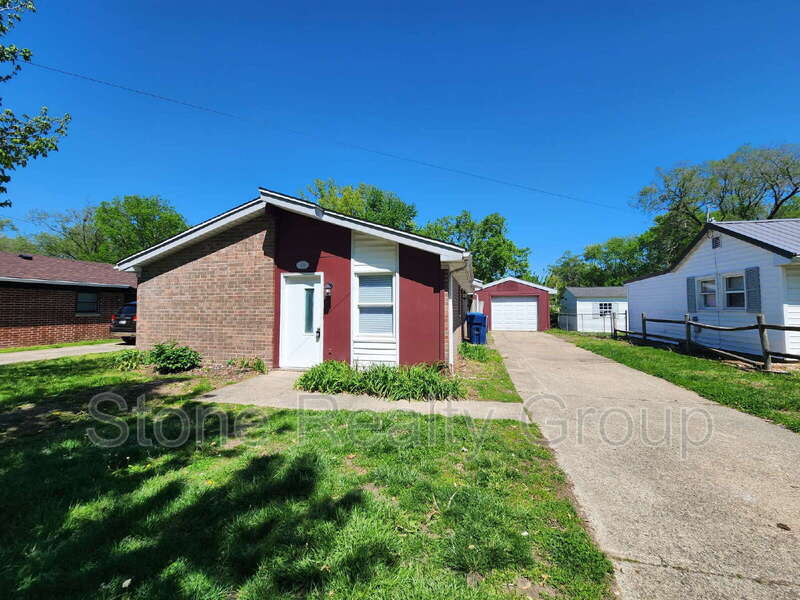 Terre Haute House: 1040 Helen Avenue